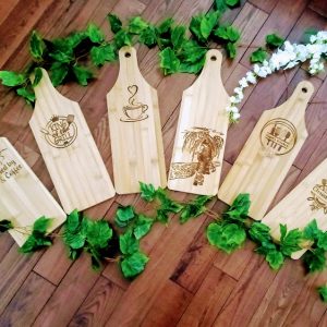 alt=personalized-paddle-cutting-boards